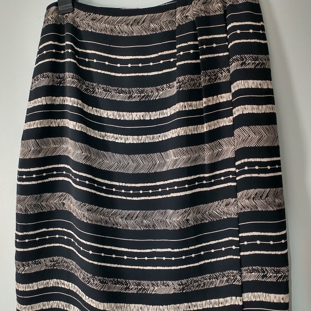 NWOT Chaus Contemporary Striped Skirt Size 4